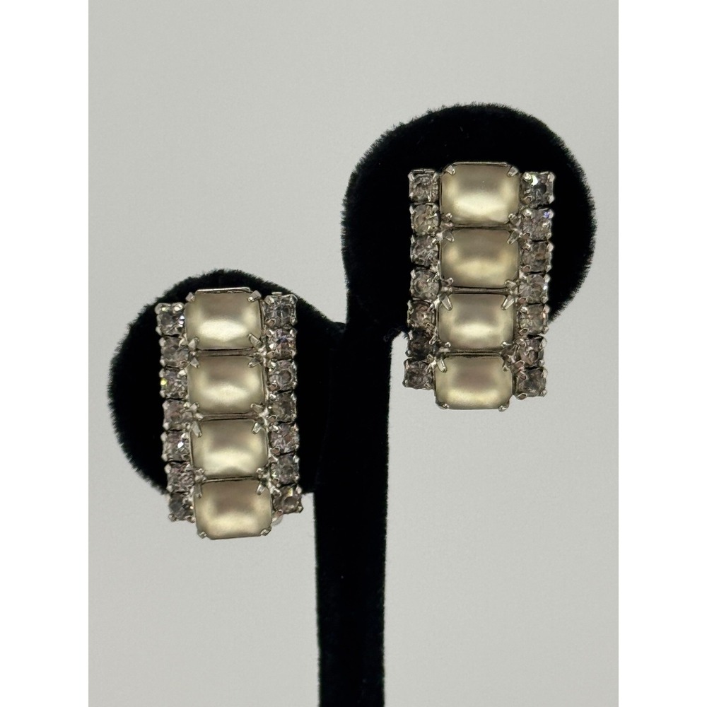 Vintage Weiss Signed Frosted Glass Rhinestone Silver Tone Clip On Earrings